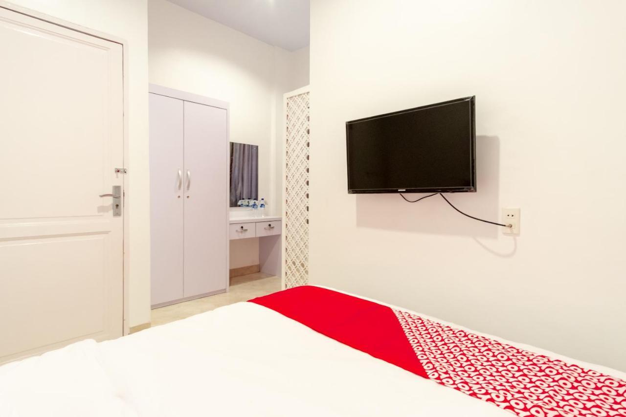 Oyo 1557 Bungas Guest House Медан Екстер'єр фото